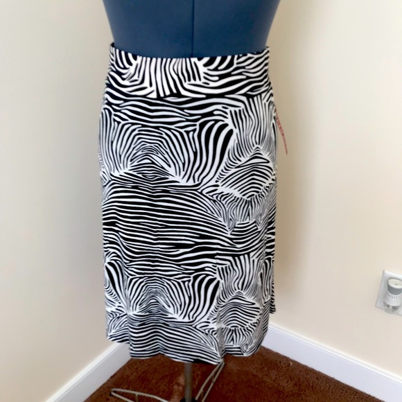 Skirts Nwt Merona Black And White Zebra Print Skirt Size 2 Poshmark